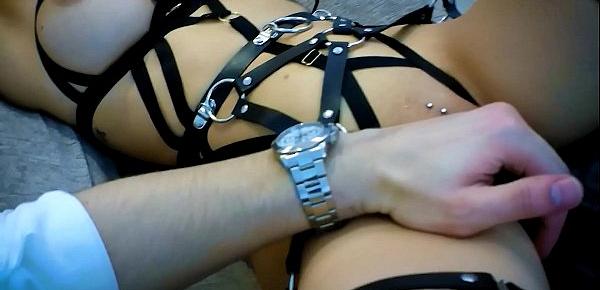  Feeling kinky in my high heels and harnesses make him lick my ass and squirt me